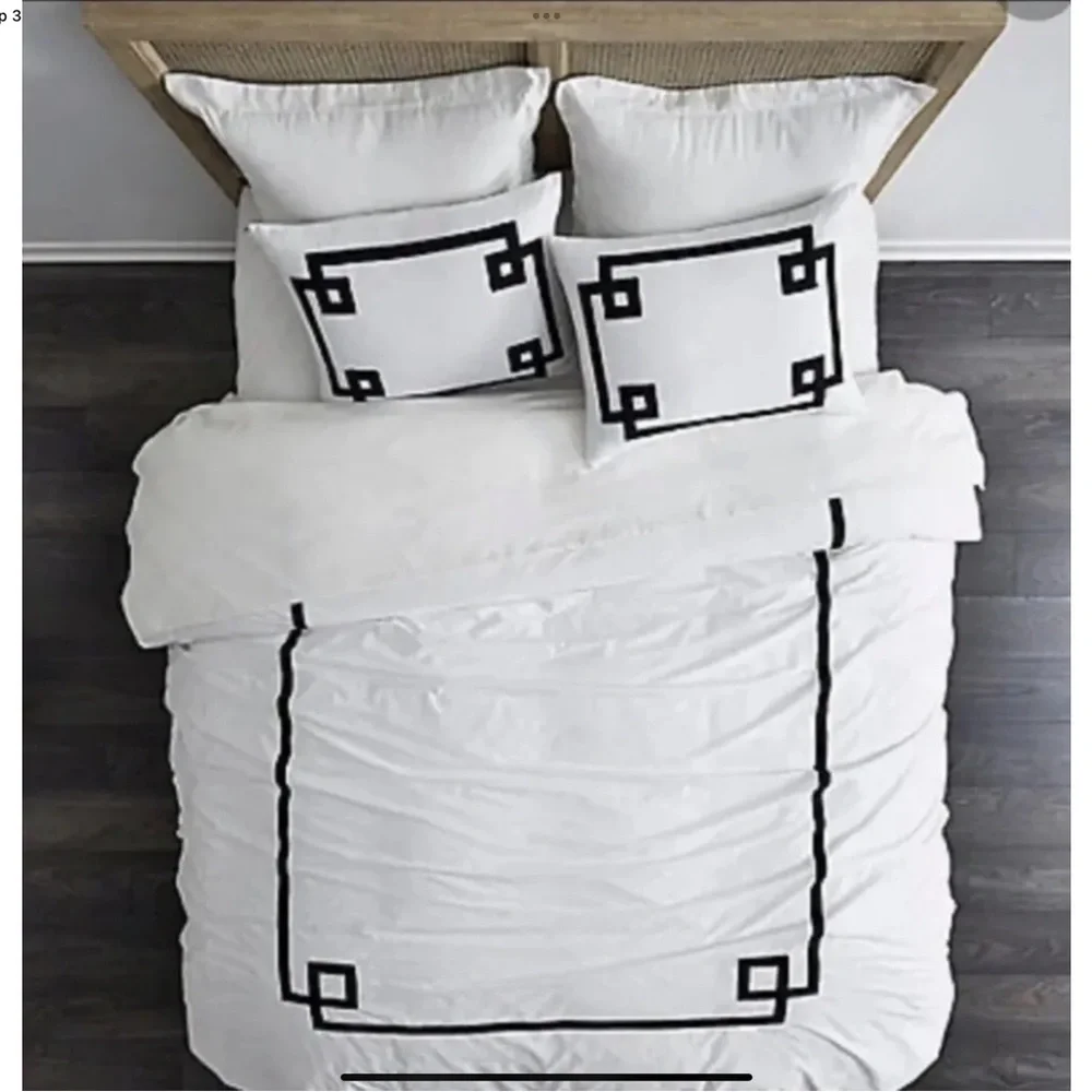 Villa by Noble Excellence Greek Key Full/Queen Duvet Cover With 2 King Shams